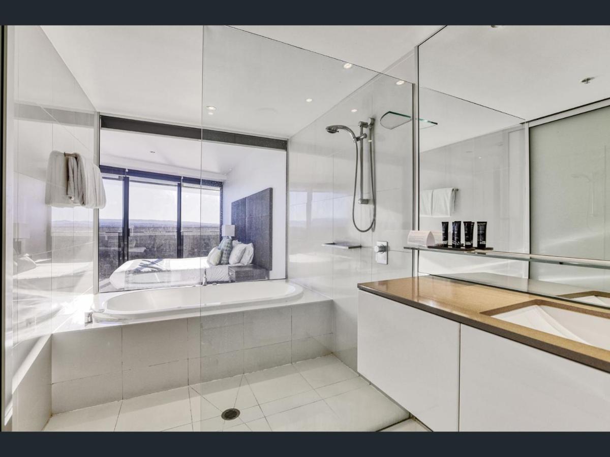 Apartment Cavill Avenue Luxury Private *